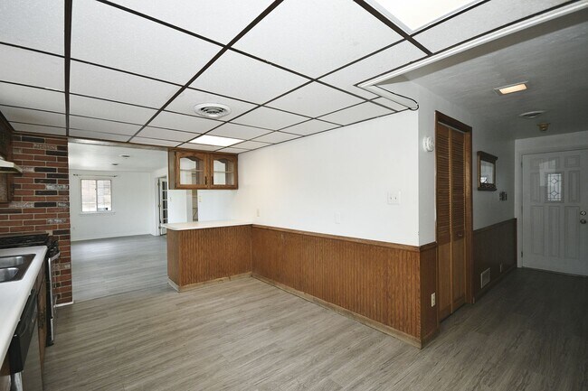 Building Photo - 2102 West St