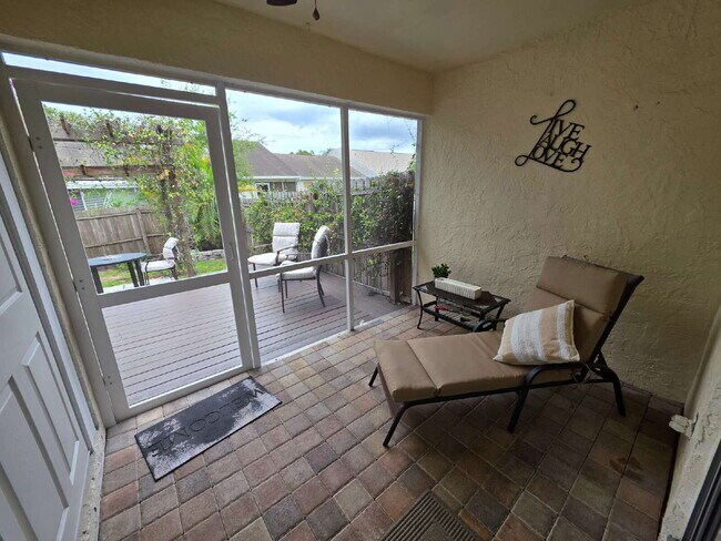 Building Photo - Updated full furnished 2/2 villa in great Safety Harbor location.