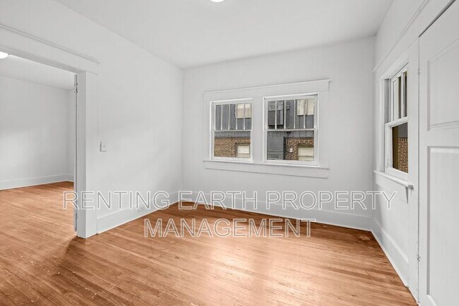 Building Photo - 2320 Court R
