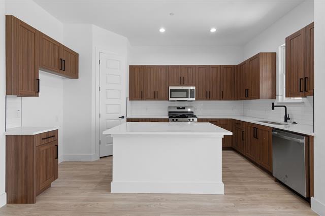 Building Photo - 3421 Sanjeev Dr