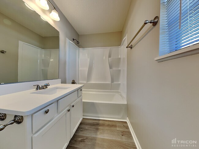 Building Photo - 100 Sandpine Cir
