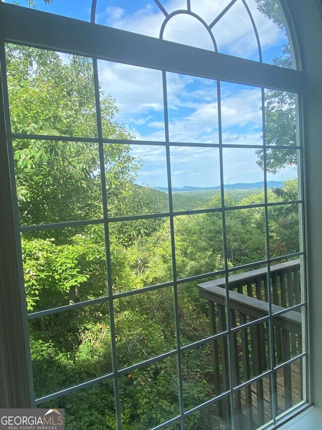 Building Photo - 422 Laurel Ridge Rd