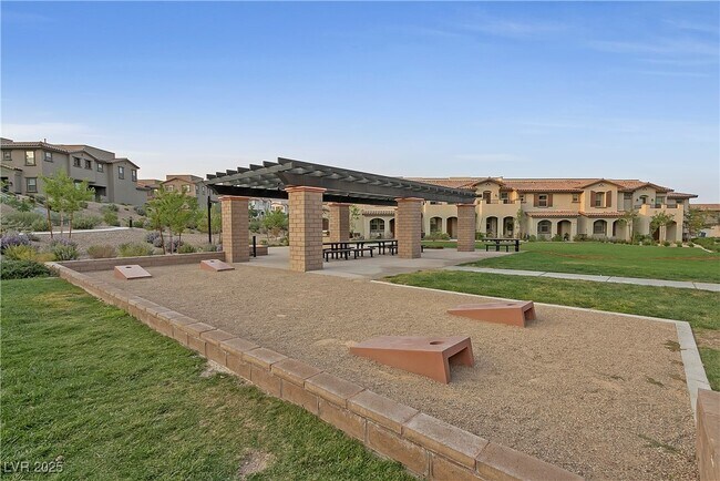 Building Photo - 41 Lomita Heights Dr