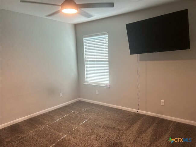 Building Photo - 1127 Kiskadee Branch Dr