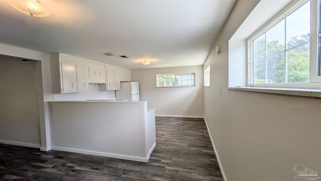 Building Photo - 2117 Pullman Cir