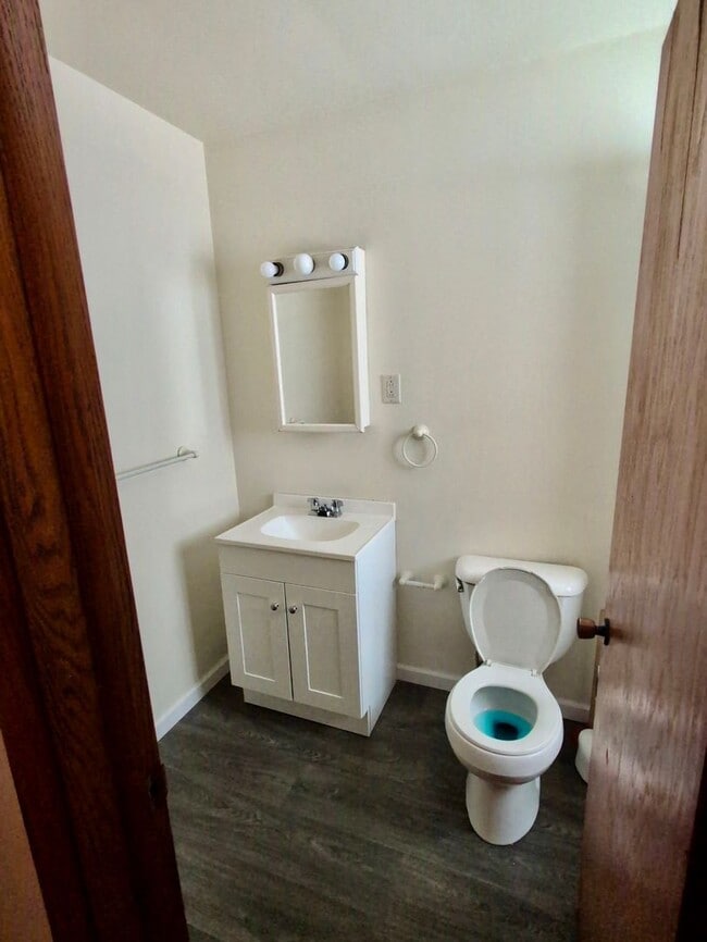 Building Photo - Studio apartment- New Castle PA