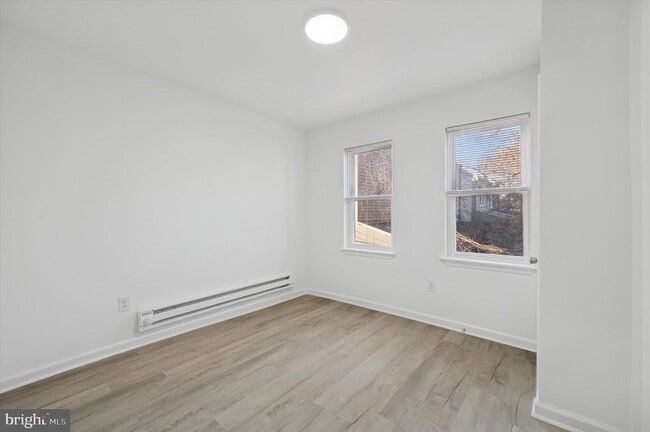 Building Photo - 3121 W Cumberland St