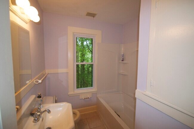 Building Photo - 510 Vineyard Rd