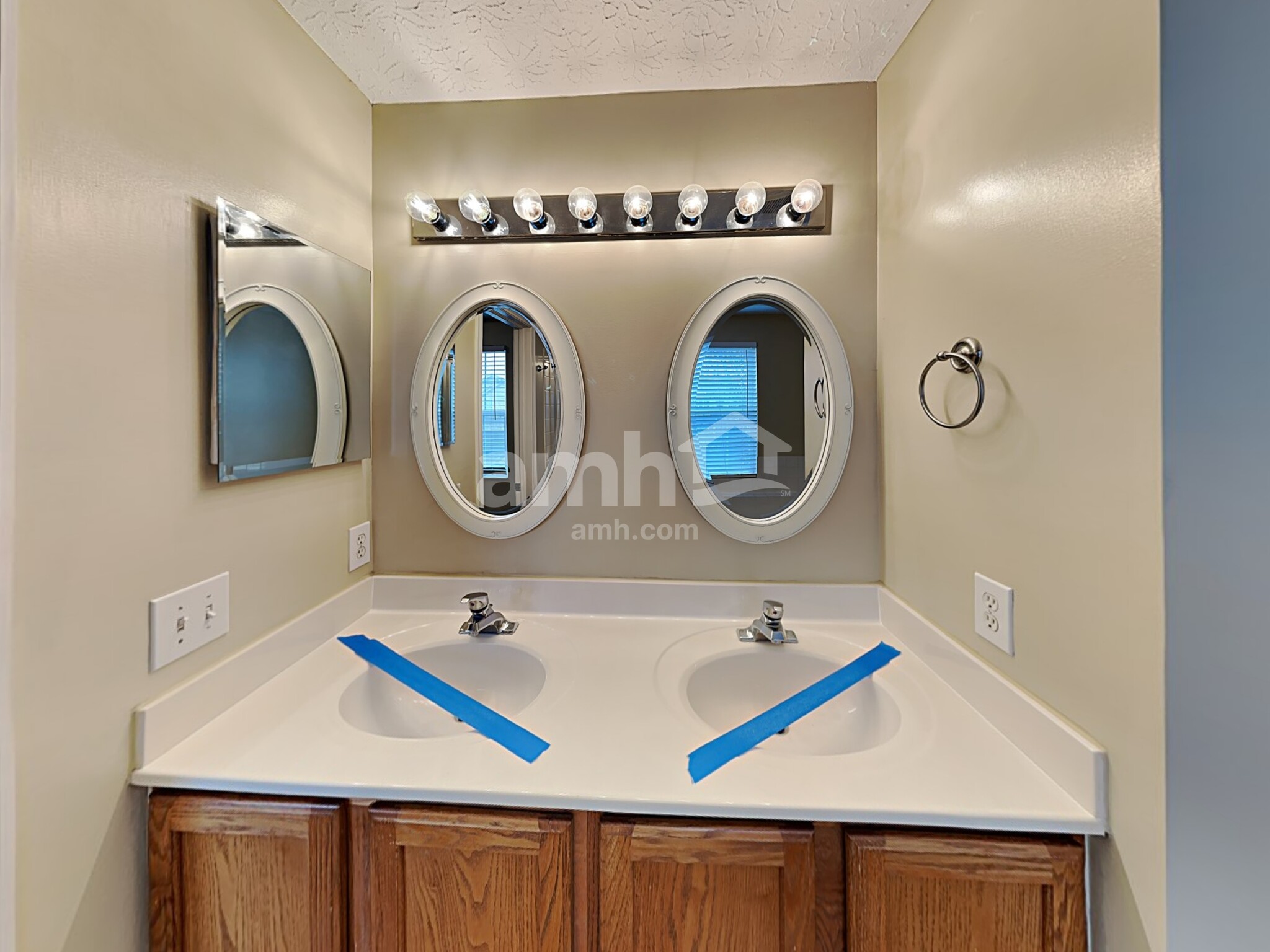 Building Photo - 6529 Hemmingford Dr