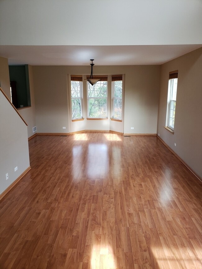 Building Photo - 523 Shakespeare Dr