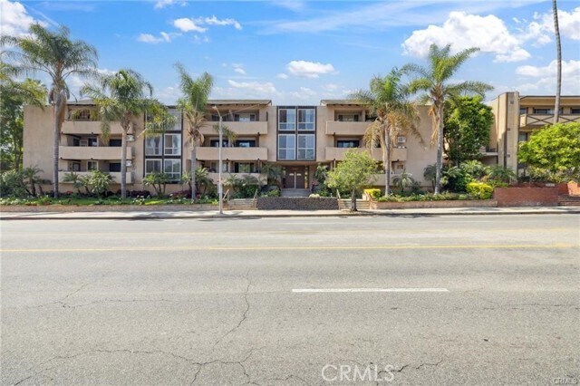 Building Photo - 17000 Burbank Blvd