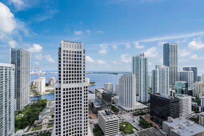 Building Photo - 68 SE 6th St