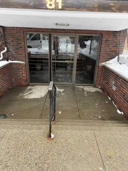 Building Photo - 81 Green St