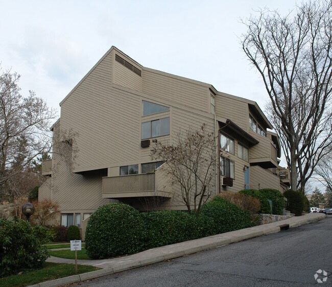 The Common 1465 Putnam Ave Old Greenwich CT 06870 Apartment Finder