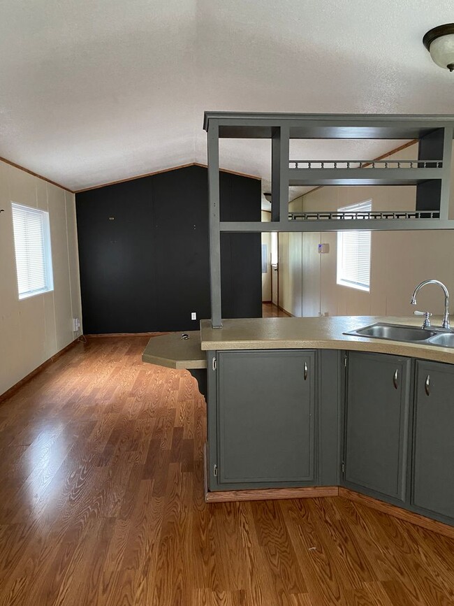 Building Photo - Two Bedroom 1 Bath Mobile