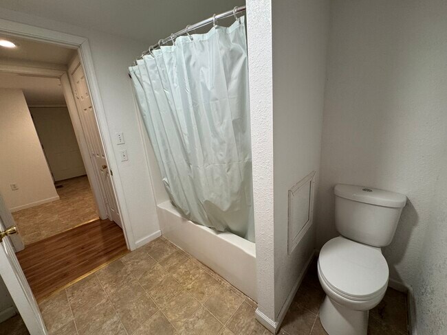 Bathroom - 308 Stewart St