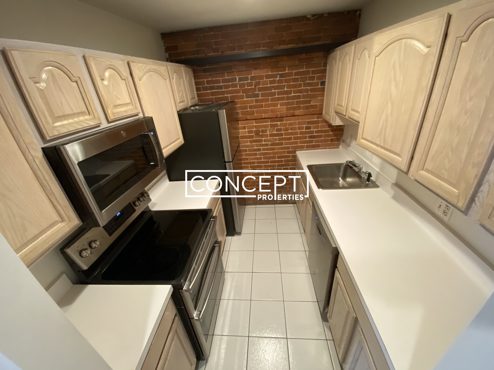 Building Photo - 1750 Washington St