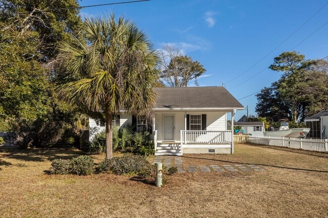 Building Photo - Broad Creek Home Available Now