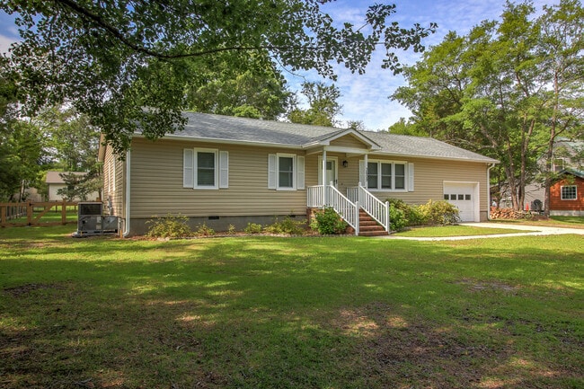 Building Photo - 3609 White Dr