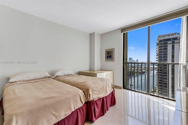 Building Photo - 19707 Turnberry Way