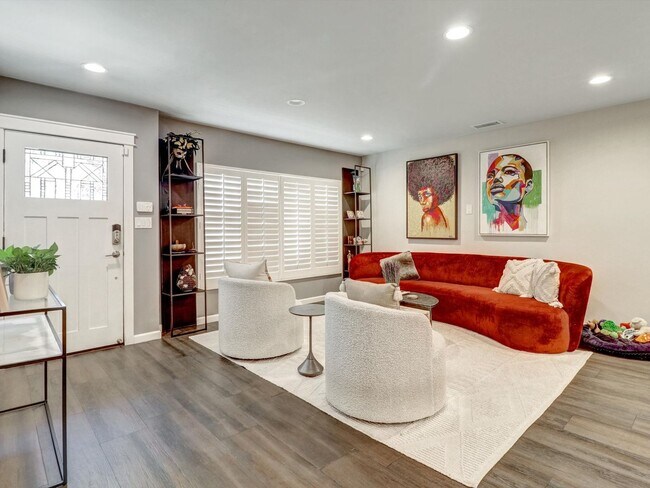 Building Photo - 5437 Coolidge Ave