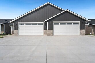 Building Photo - New Construction!