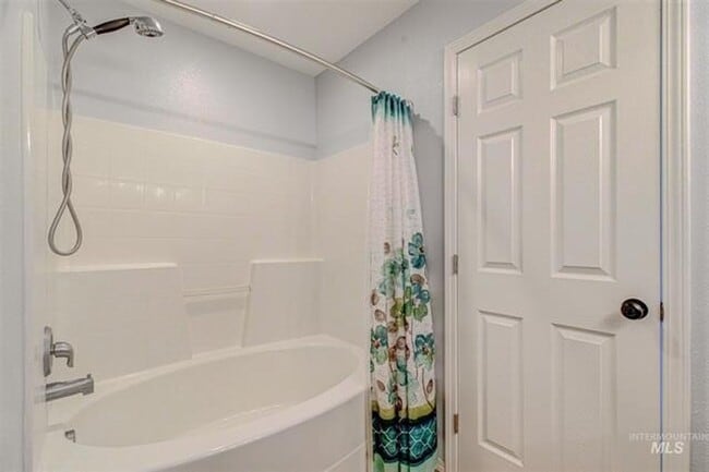 Building Photo - 5 Bedroom Home in South Boise _ Community ...