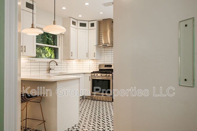 Building Photo - 1203 Easton Dr