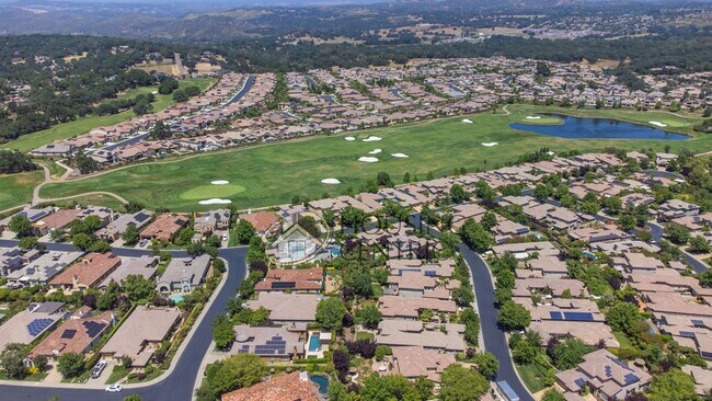 Building Photo - Executive Gated Serrano Golf-Course Home with Views of the 16th Hole!