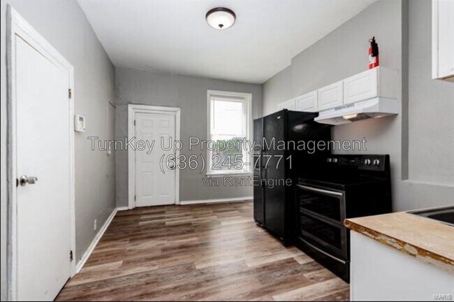 Building Photo - 4005 S Grand Blvd