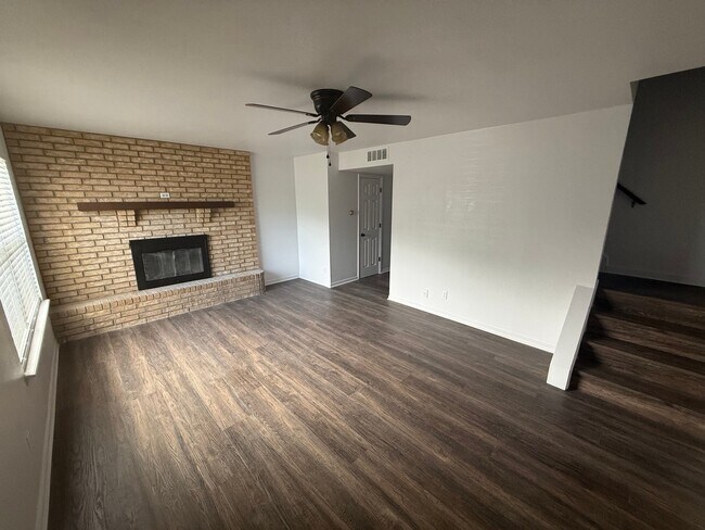 Building Photo - 2938 Gossett Dr