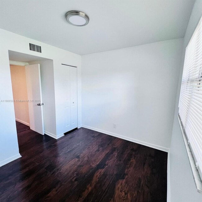 Building Photo - 5721 Blueberry Ct