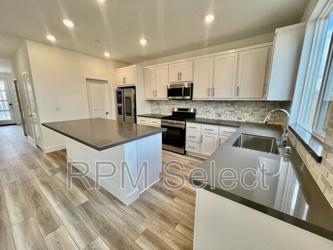 Building Photo - 2604 Atascadero Dr