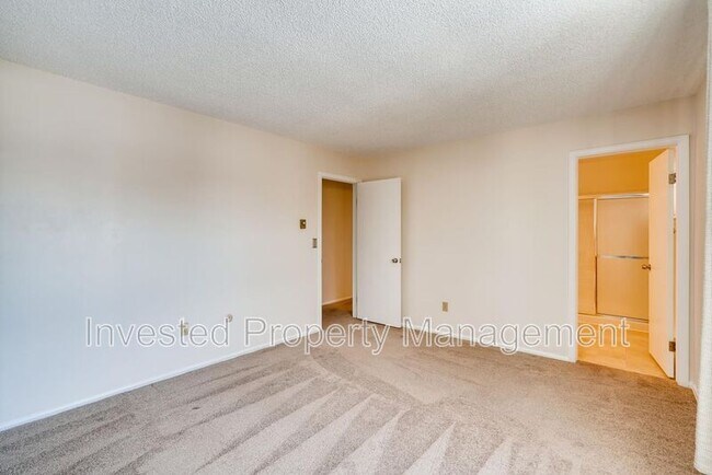 Building Photo - 16643 E Kent Dr