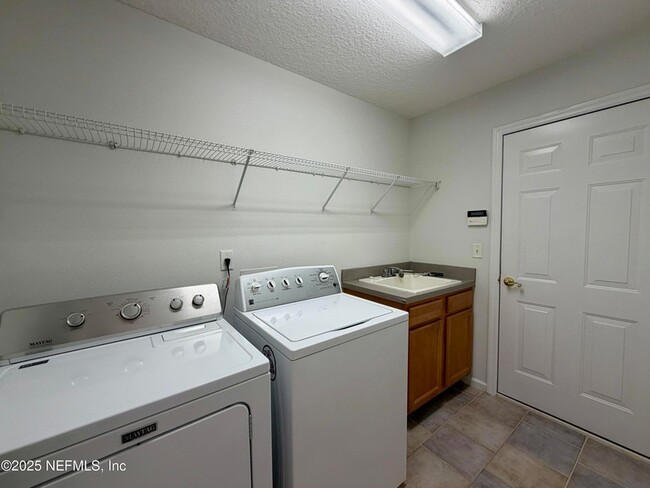 Building Photo - 1228 Loch Tanna Loop