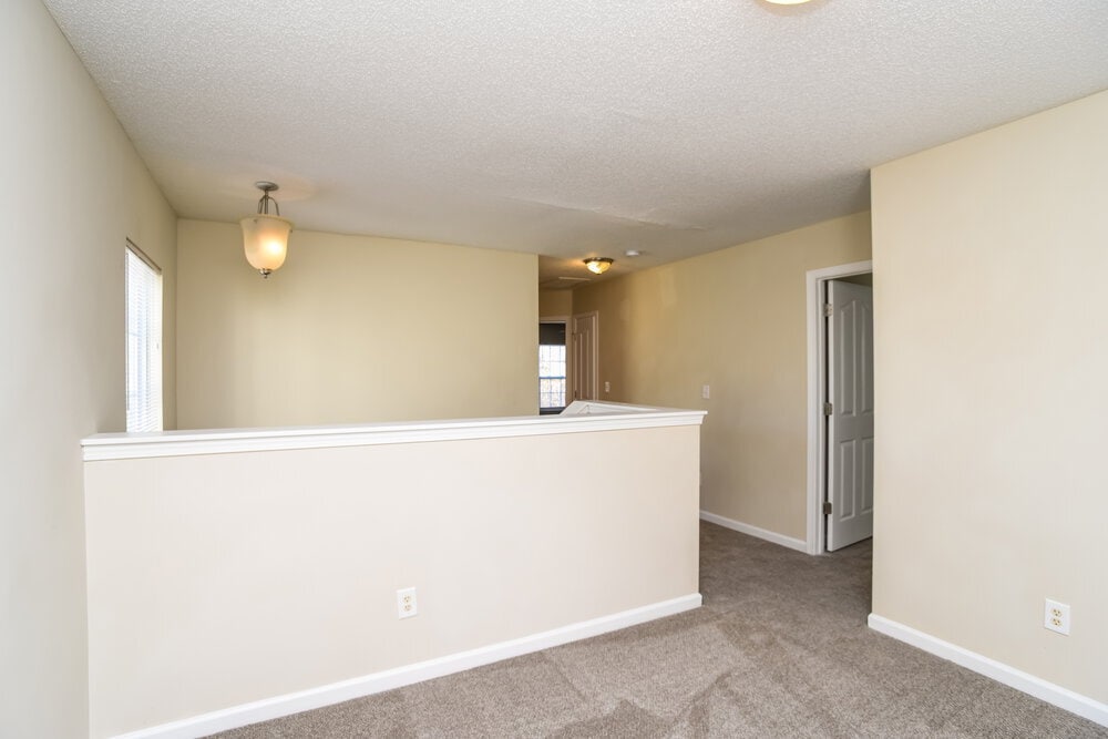 Building Photo - 5231 Fernhill Dr