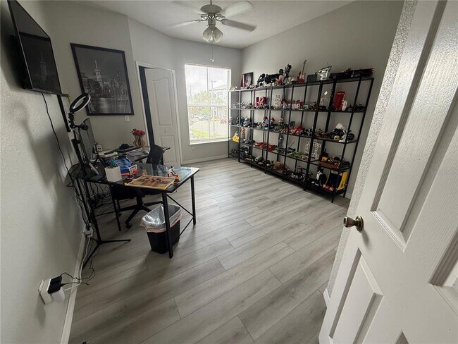 Building Photo - 5511 Legacy Crescent Pl