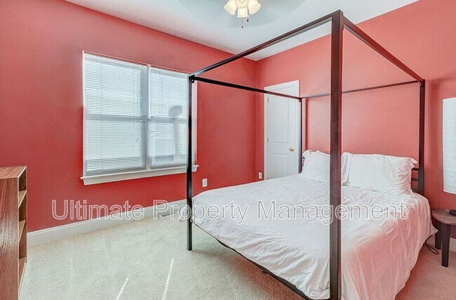 Building Photo - 618 S 3rd St