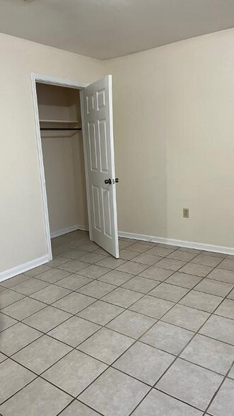 Building Photo - 4215 Heath Dr