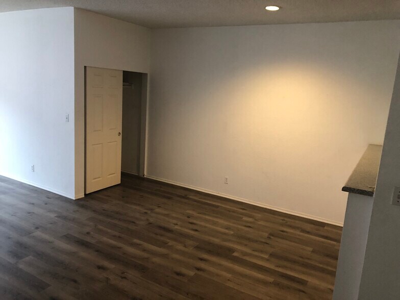 Building Photo - 1245 N Cherokee Ave