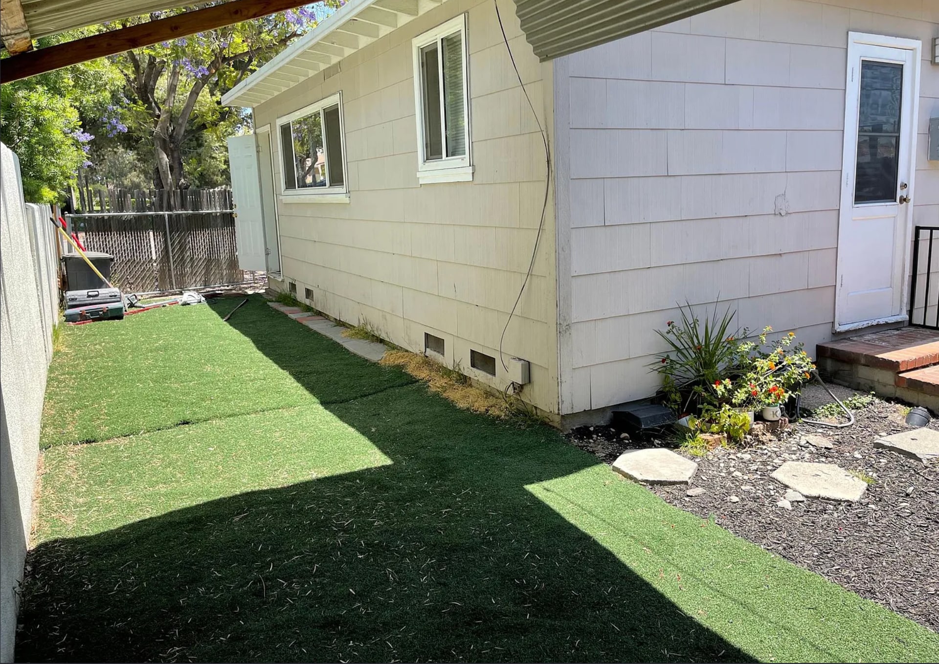 Building Photo - 555 S Indian Hill Blvd