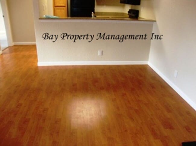 Building Photo - **Beautiful 2-Bedroom Condo in the gated L...