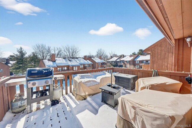 Building Photo - 72 Old Farm Ln