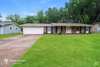 Building Photo - 3-Bedroom Brick Home