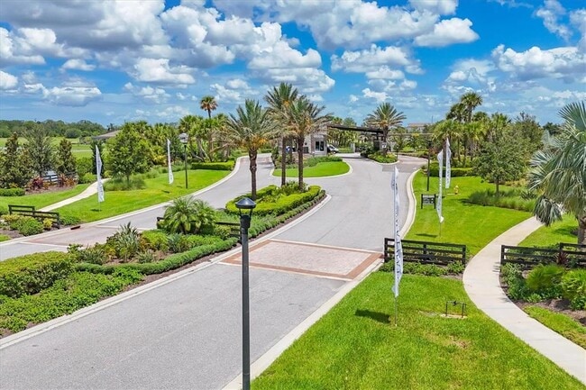 Building Photo - 3293 Hilltop Cir