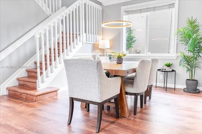 Building Photo - 920 Golden Cane Dr