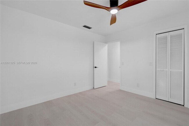 Building Photo - 9125 SE Karin St