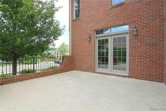 Building Photo - 26131 Sunbury Ct