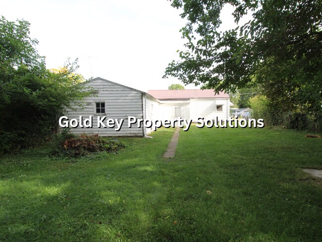 Building Photo - MUNCIE 2 BR 1 BA House with Central Air and 1-Car Garage (SECTION 8 APPROVED)