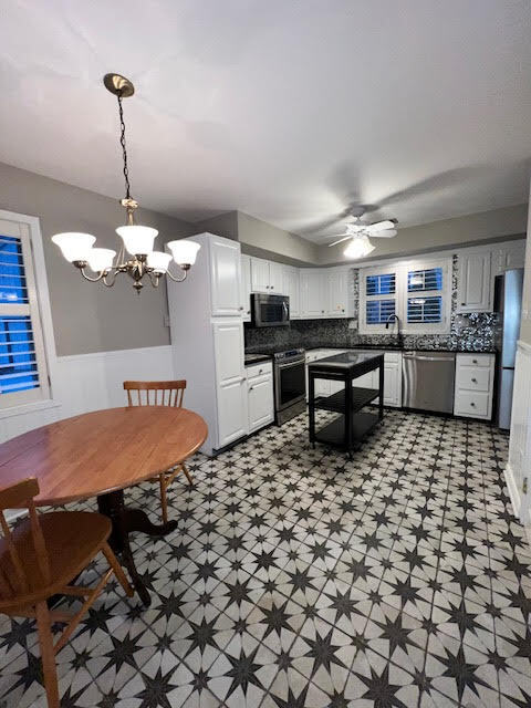 Building Photo - 372 Devon Way